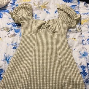 Such a cute dress !